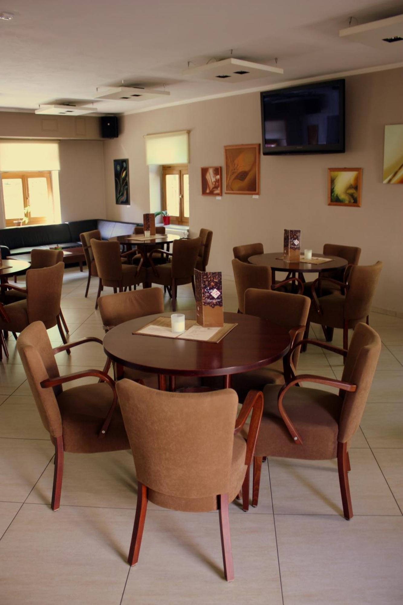 Penzion A Caferestaurant U Lavky خروديم المظهر الخارجي الصورة